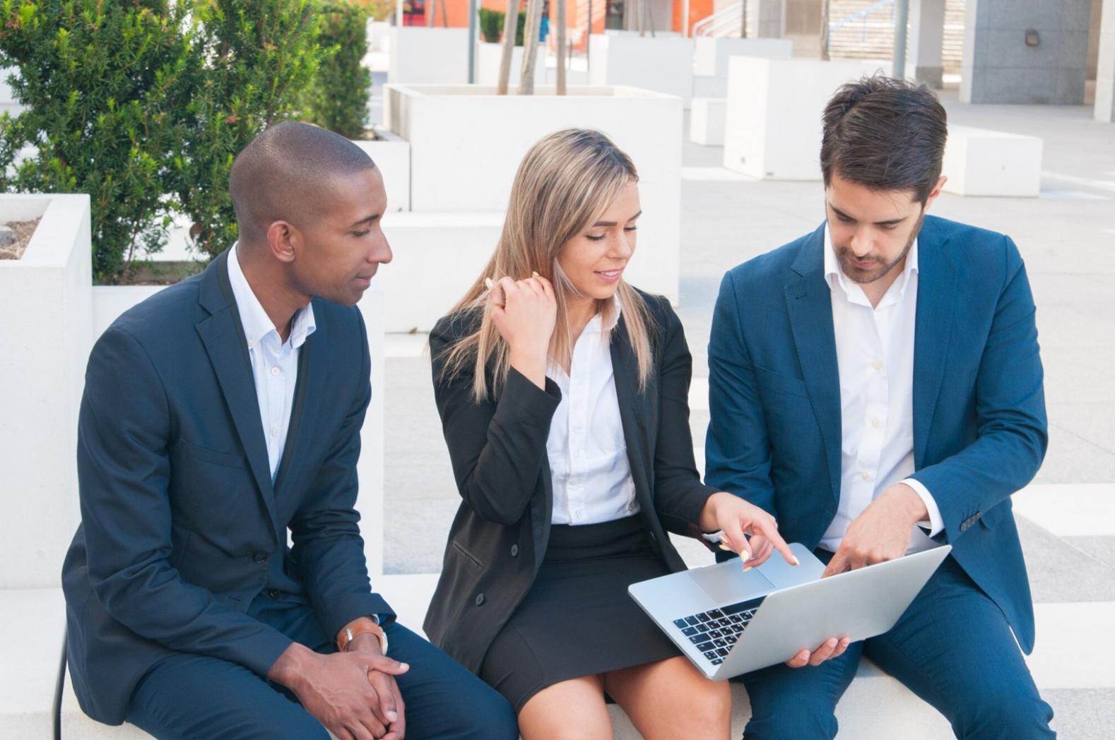 Materiales educativos sobre presupuestos diseñados para ser prácticos y accesibles